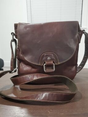 Men's Brown Leather Messenger Bag with Front Buckle
